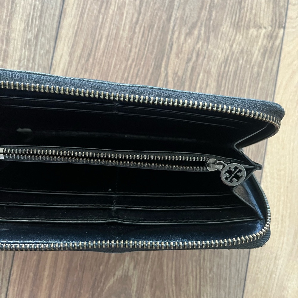 Tory Burch Black Sparkly Leather Wallet Authentic - Picture 10 of 10